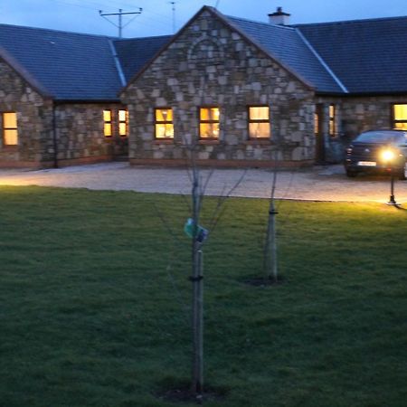 Riverbend Lodge B & B Oughterard Buitenkant foto