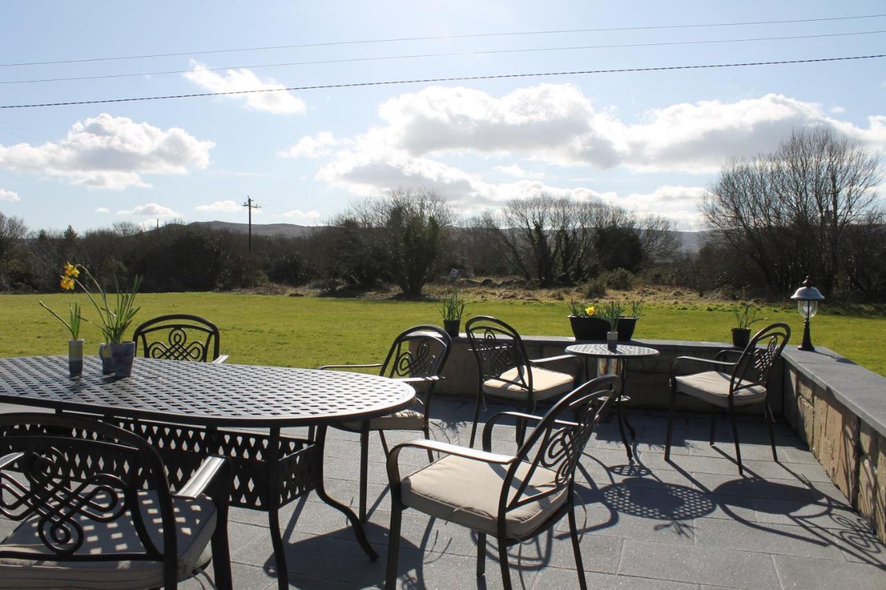 Riverbend Lodge B & B Oughterard Buitenkant foto