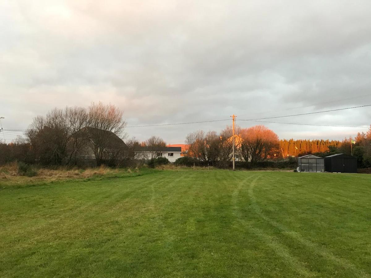 Riverbend Lodge B & B Oughterard Buitenkant foto