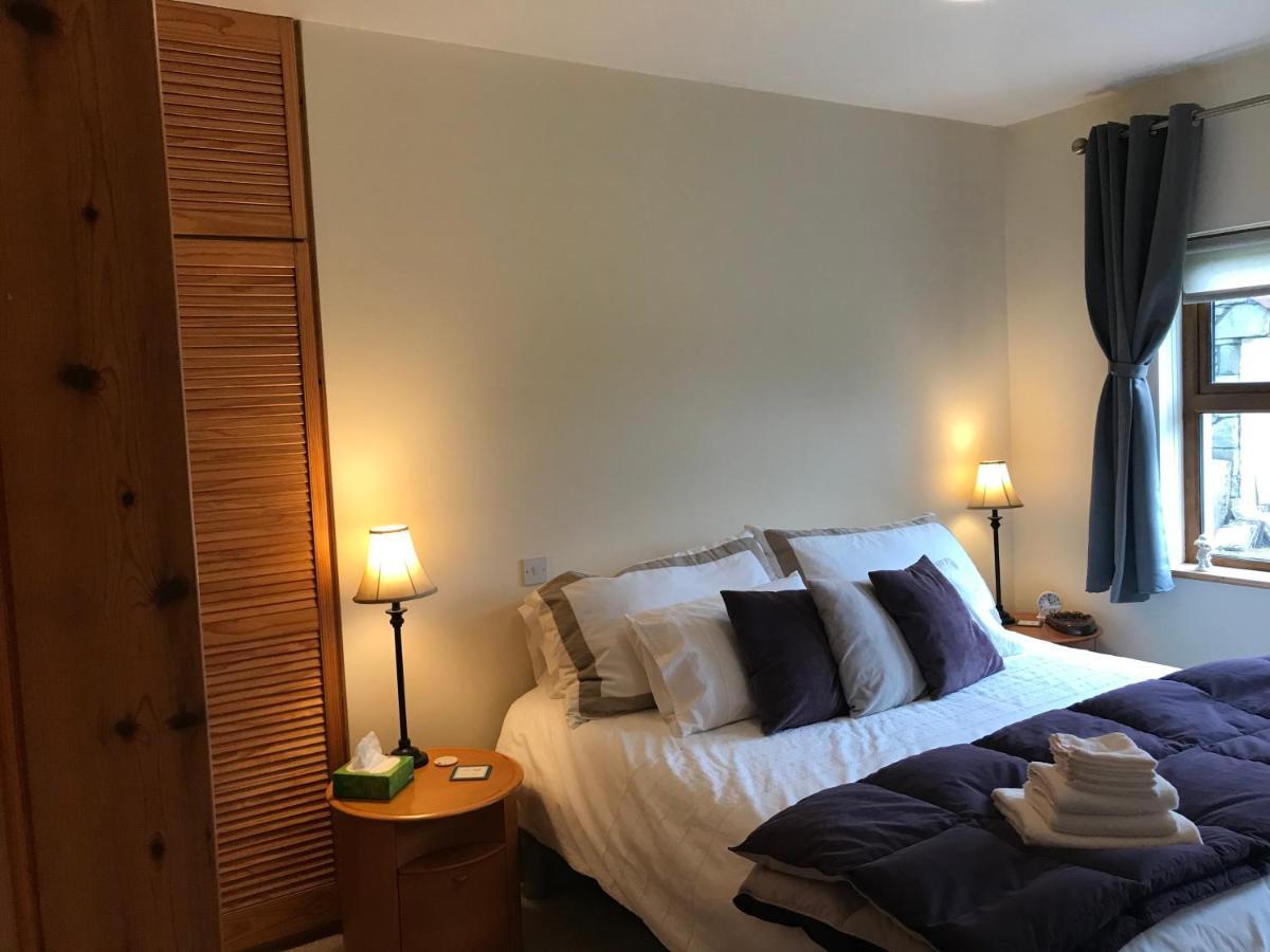 Riverbend Lodge B & B Oughterard Buitenkant foto