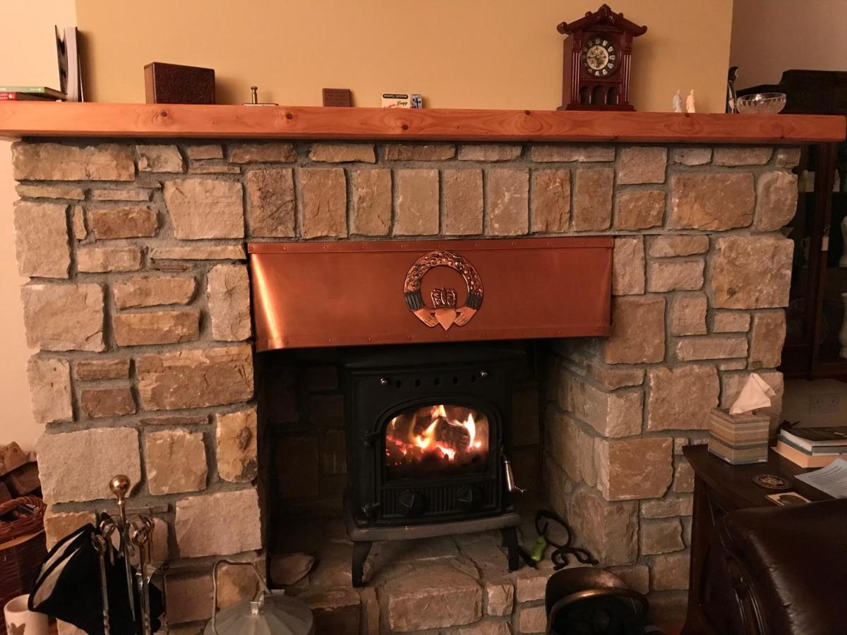 Riverbend Lodge B & B Oughterard Buitenkant foto