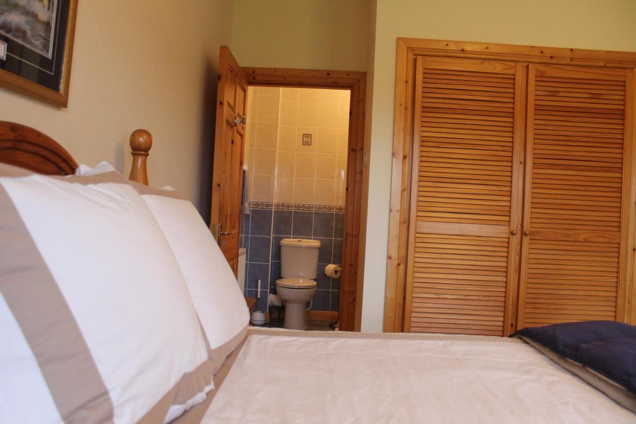 Riverbend Lodge B & B Oughterard Buitenkant foto