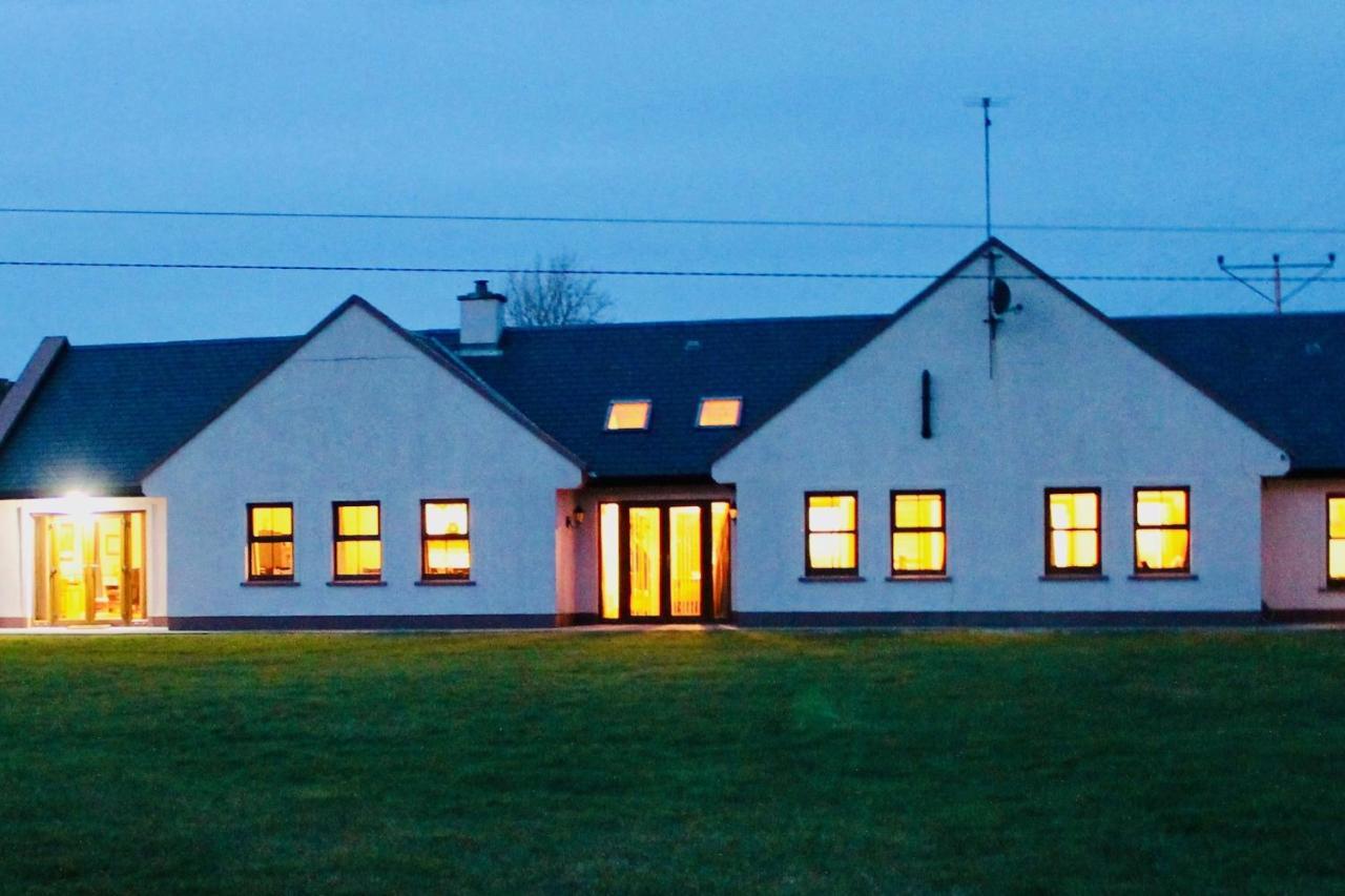 Riverbend Lodge B & B Oughterard Buitenkant foto