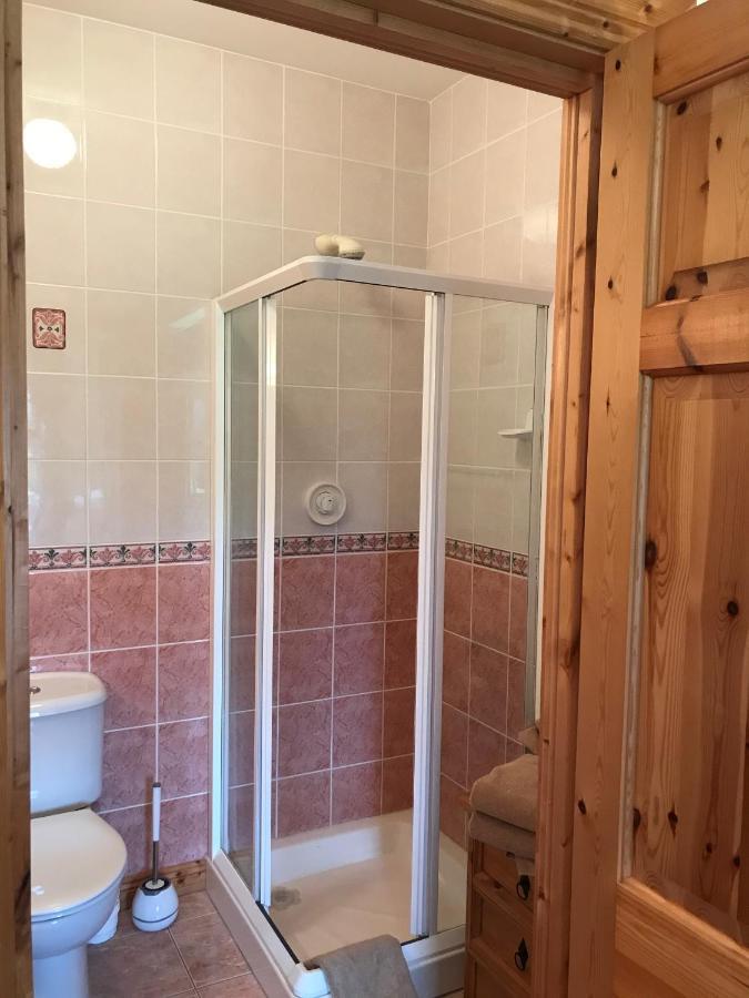 Riverbend Lodge B & B Oughterard Buitenkant foto