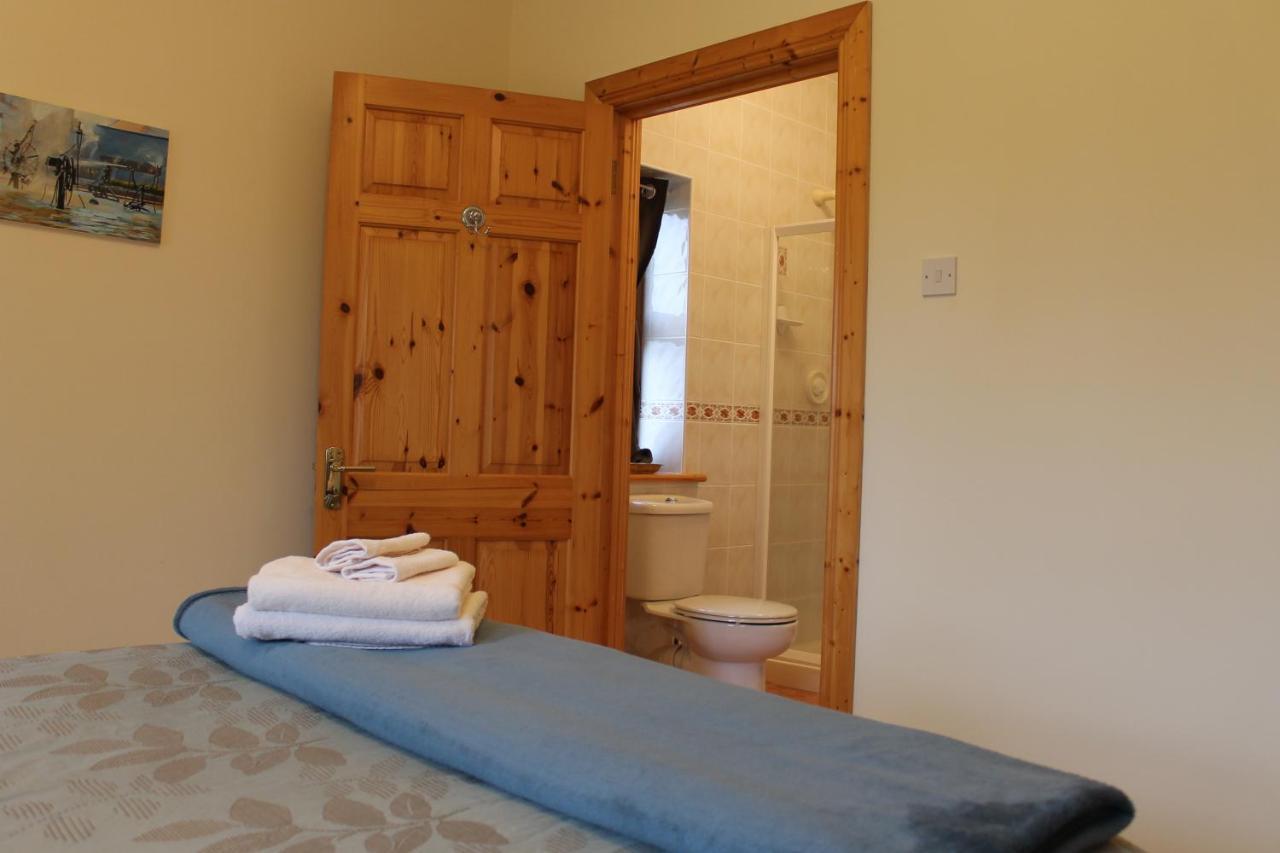 Riverbend Lodge B & B Oughterard Buitenkant foto