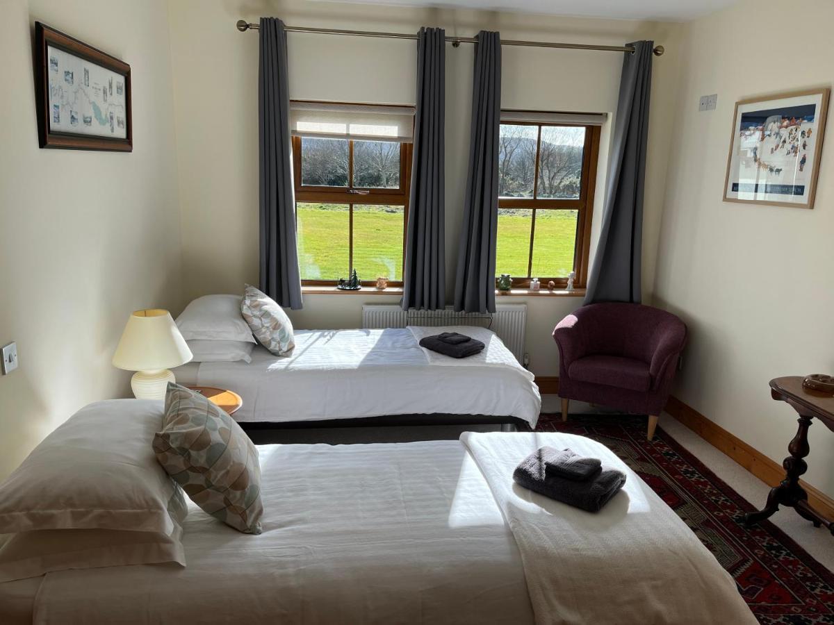 Riverbend Lodge B & B Oughterard Buitenkant foto